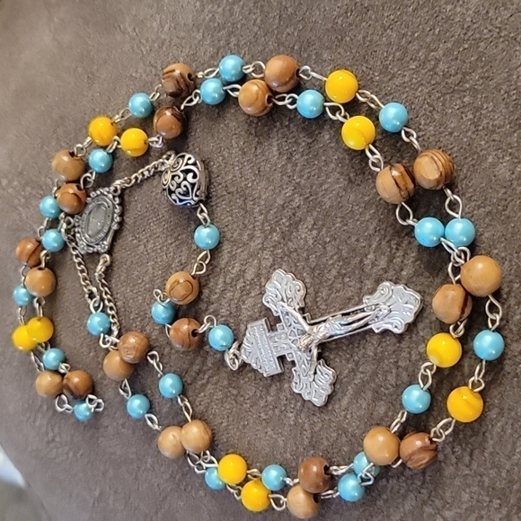 HANDMADE Olive Wood Yellow Shell Aqua Glass 59 Bead Rosary - Picture 6 of 7